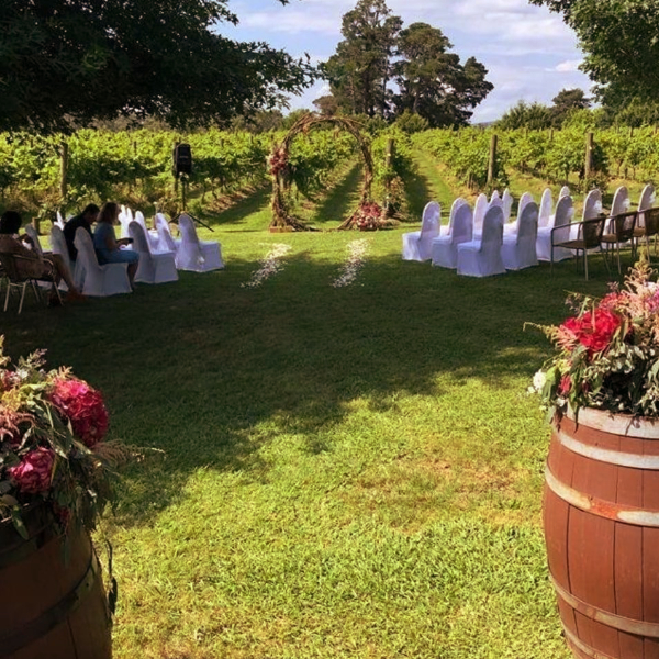 yarra-valley-wedding-venue-overloooking-vines